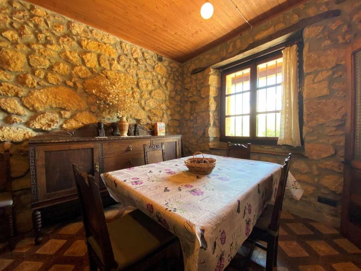 Casa Rural El Bohio Arriondas Eksteriør billede